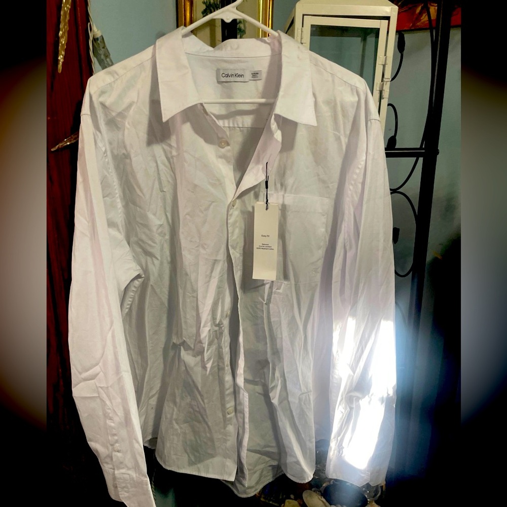 Brand New Calvin Klein easy fit long sleeve white work/dress shirt size XL